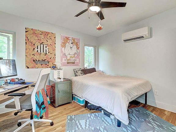 4th image of 809 E 44th St