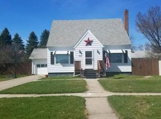 302 George St, Drayton, ND 58225