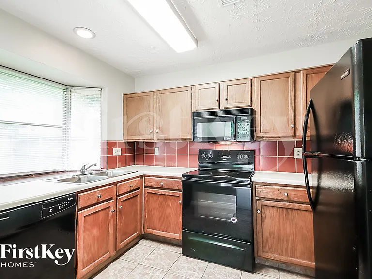 4030 Meadowgold Ln — Photo 5