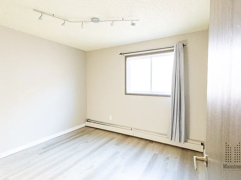 832 4a St NE — Photo 17