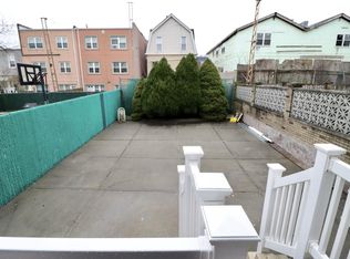 73-20 67th Dr, Flushing, NY