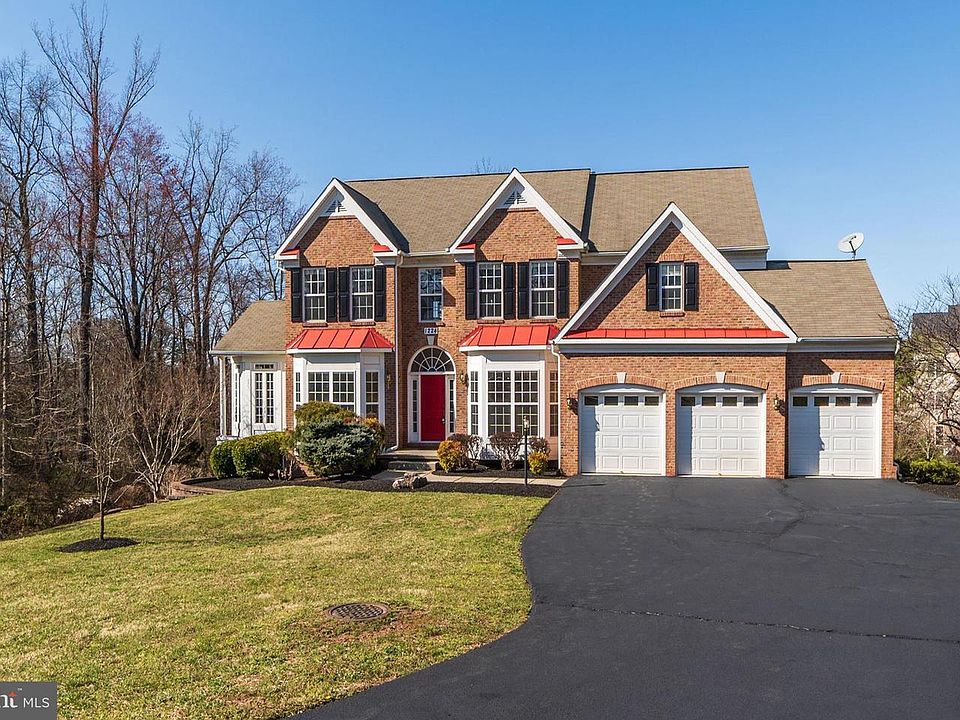 1st image of 1224 Admiral Zumwalt Ln