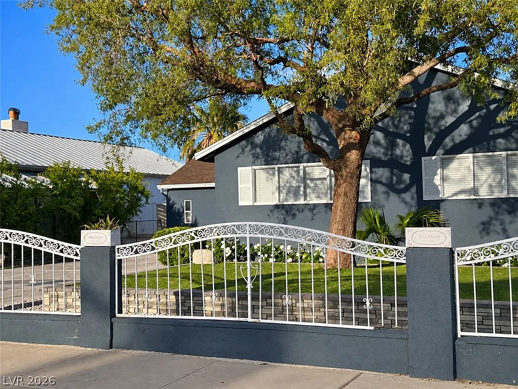 4 bed, 1260 sqft, $2,920 — Photo 4