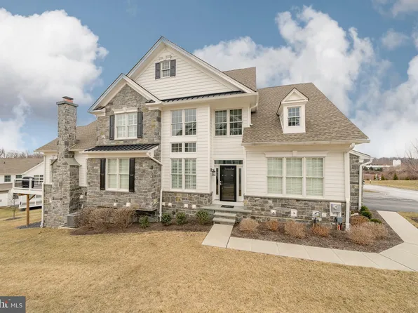 3841 Meadow View Farm Rd, Newtown Square, PA 19073