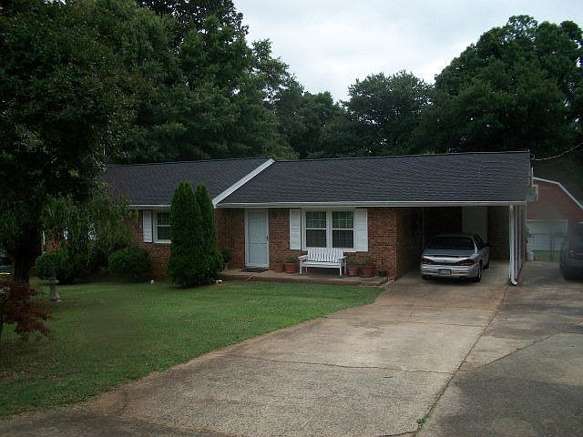 1st image of 304 Somerset Dr