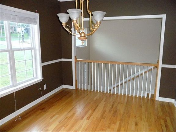 5th image of 3736 Henricks Hill Dr