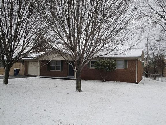 3rd image of 2428 Thoroughbred Dr