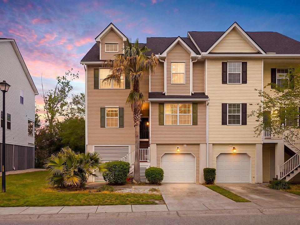 1st image of 111 Winding River Dr