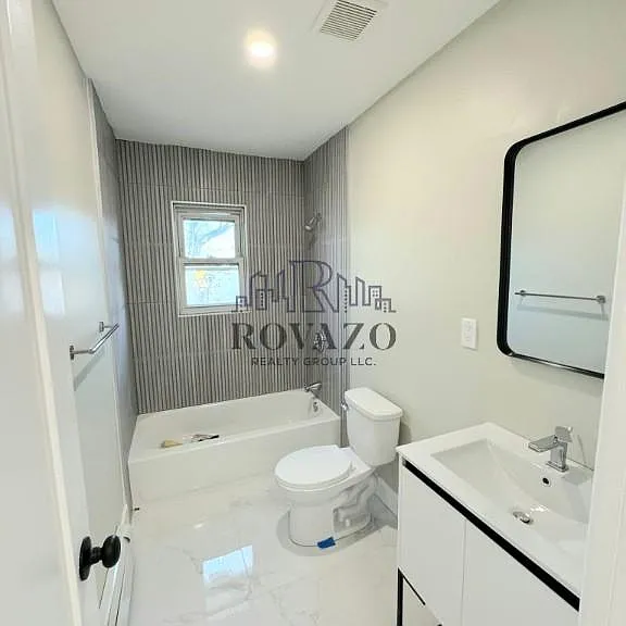 9-11 Stecher St #2R — Photo 4