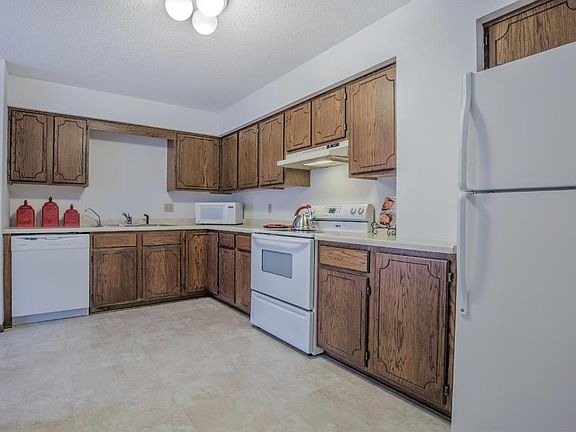 4th image of 4827 Orchid Ln N
