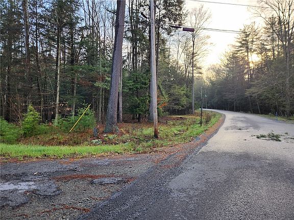 4th image of 422 Calabash Ct