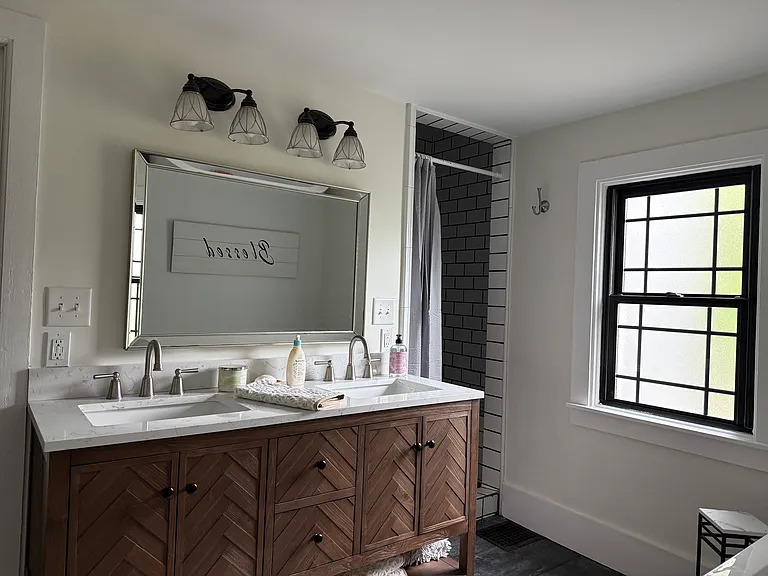 215 W Shawnee St — Photo 12