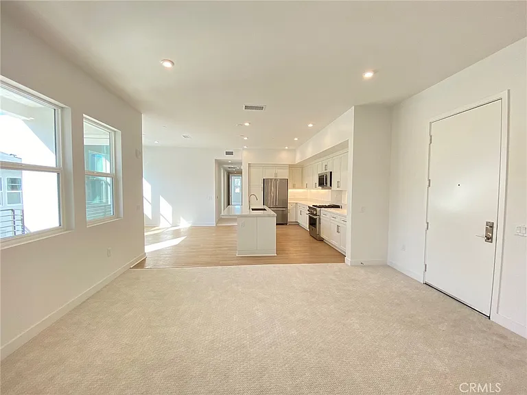 1110 Urbana St — Photo 15