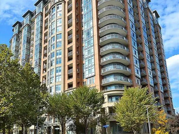 8220 Crestwood Heights Dr APT 206, Mc Lean, VA 22102