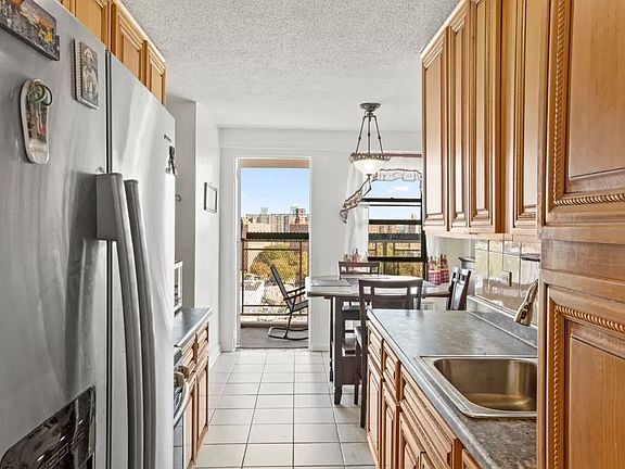 4th image of 920 Metcalf Ave APT 16D