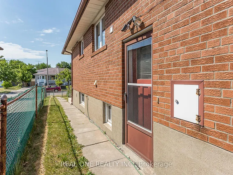 1161 Shadeland Dr #LOWER — Photo 13