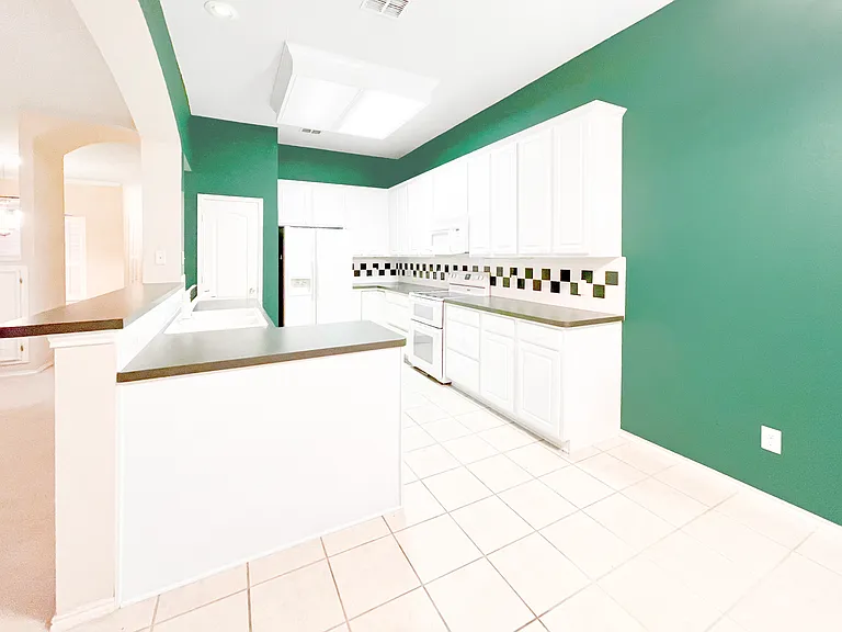 Open Concept Kitchen, Breakfast Bar, and Breakfast Area