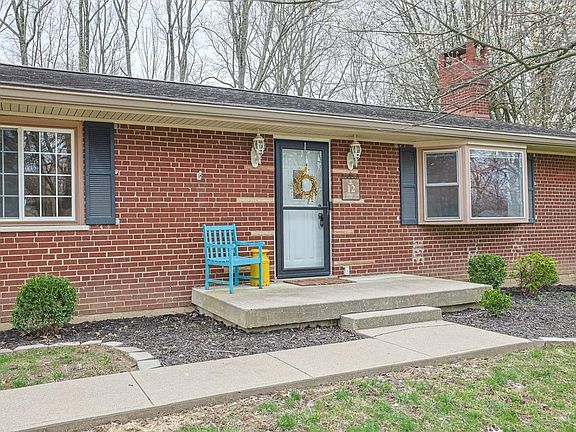 4th image of 12 Gumbert Dr