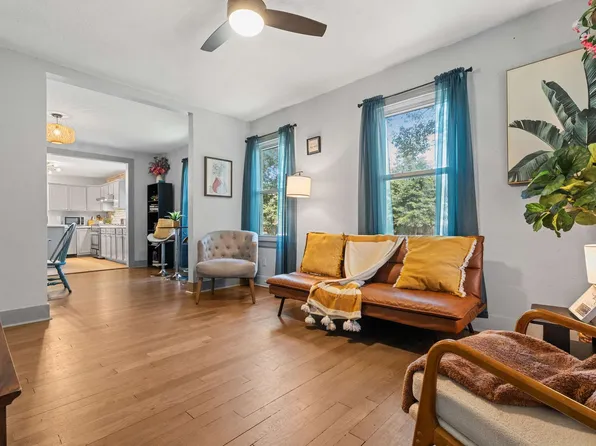 2 Mead Dr, Pensacola, FL