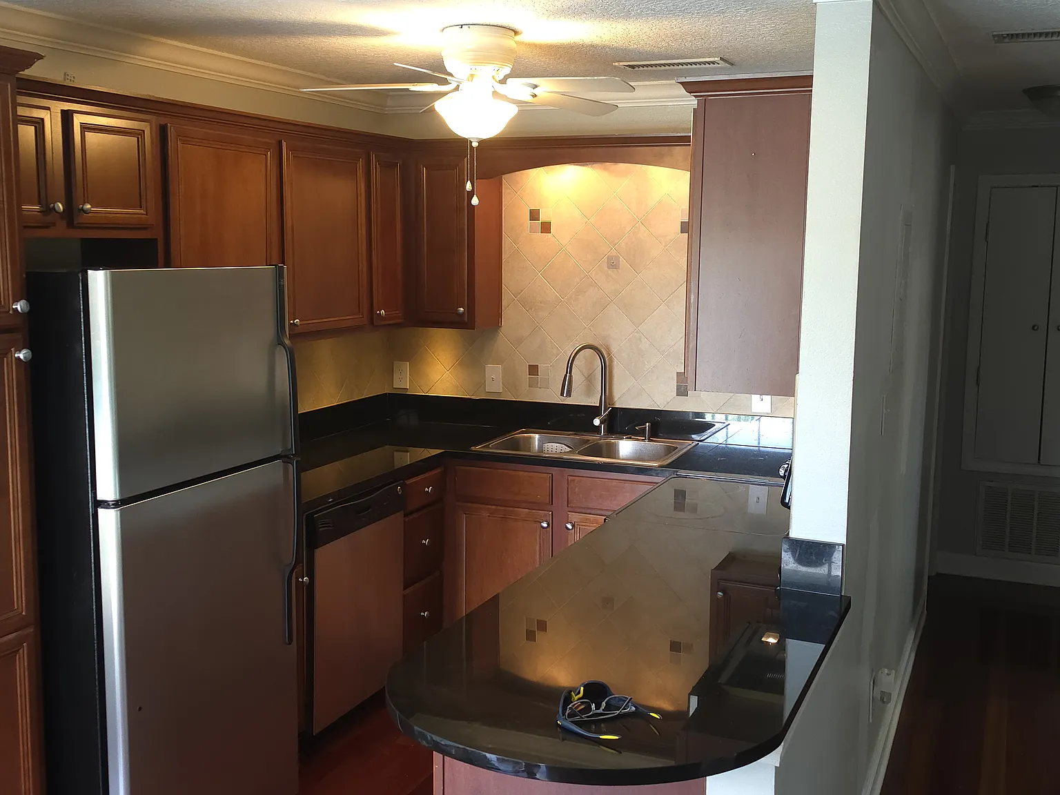 1 bed, 636 sqft, $1,450 — Photo 1