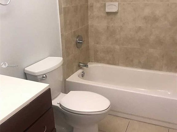 4th image of 1901 N Andrews Ave APT 109