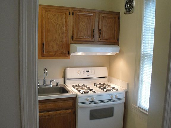 3rd image of 1510 S Edgewood St APT 551