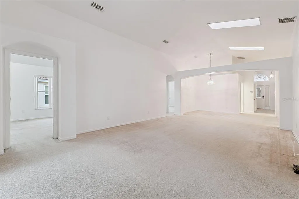 4 bed, 3.0 bath, 2208 sqft, $2,895 — Photo 4