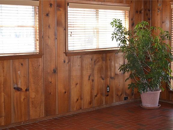 4th image of 717 Wyche Ct