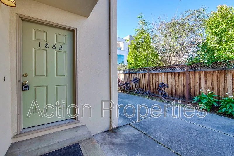 1 bed, 1.0 bath, 652 sqft, $2,995 — Photo 3