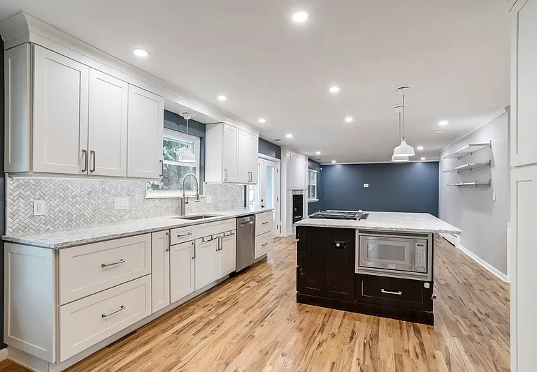 3991 S Hillcrest Dr — Photo 3