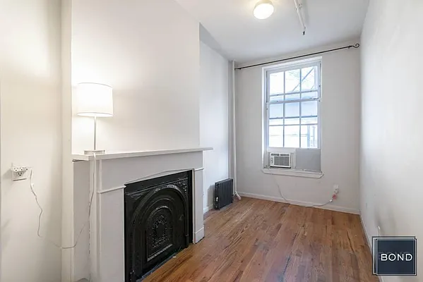 Rented by Bond New York | media 4