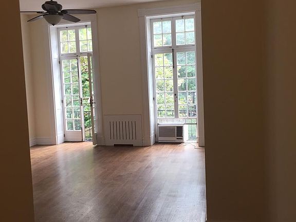 5th image of 23 Washington Sq N APT 3F