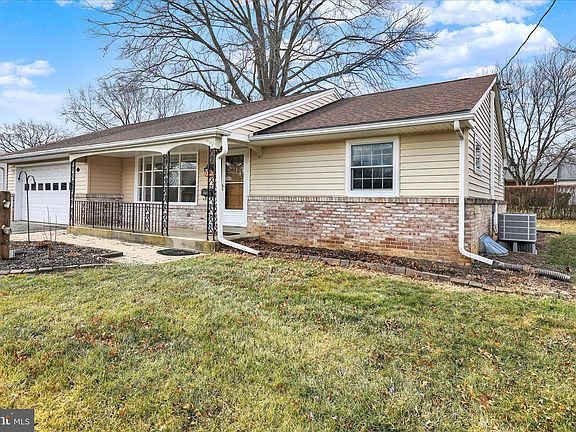 2nd image of 5864 Geneva Dr