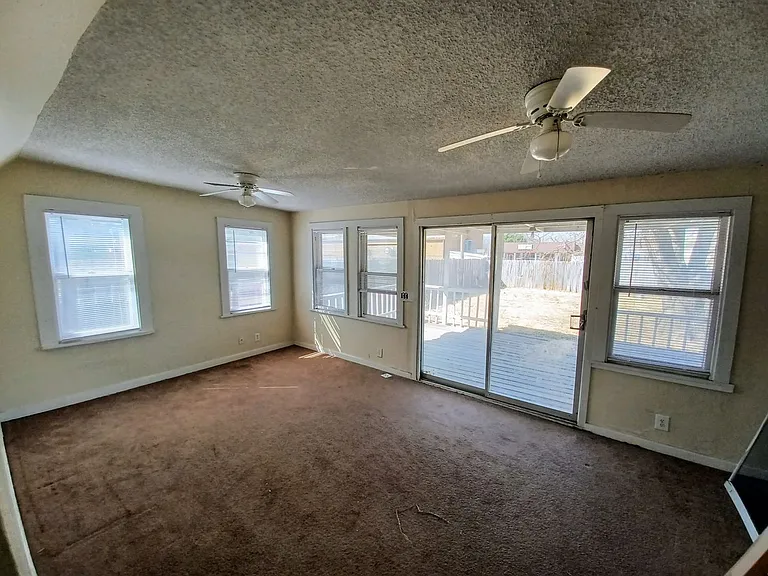 843 S Holyoke St — Photo 10