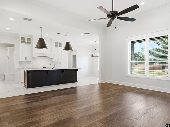 4th image of 158 Forest View Dr