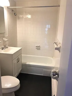 Rented by Addison Property Group | media 36