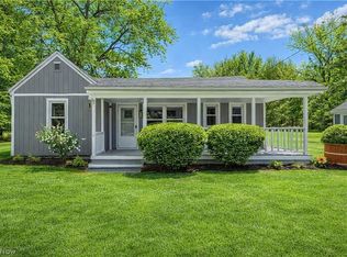 8564 Cedar Rd, Chesterland, OH 44026