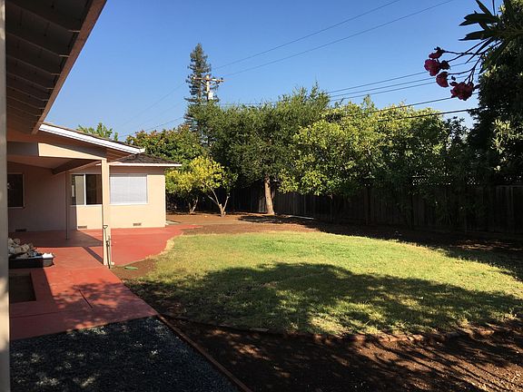 3rd image of 455 Santa Barbara Dr