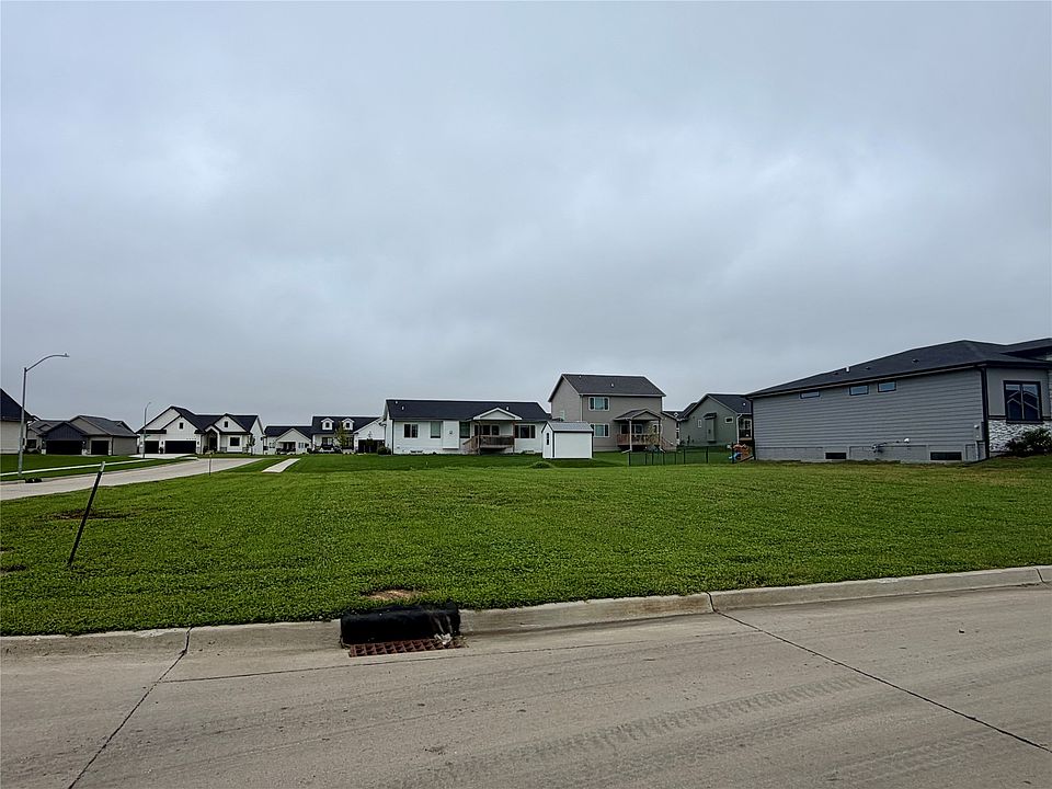 2nd image of 4640 177th St