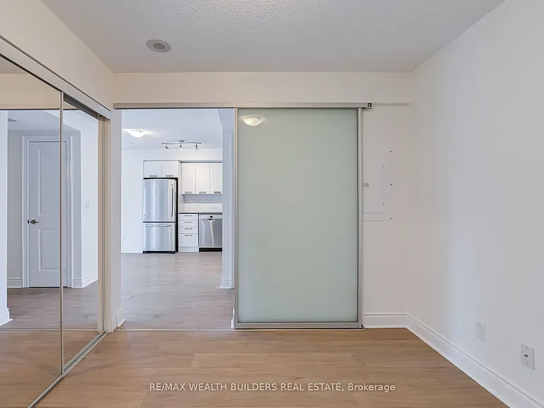 28 Ted Rogers Way #1212 — Photo 17