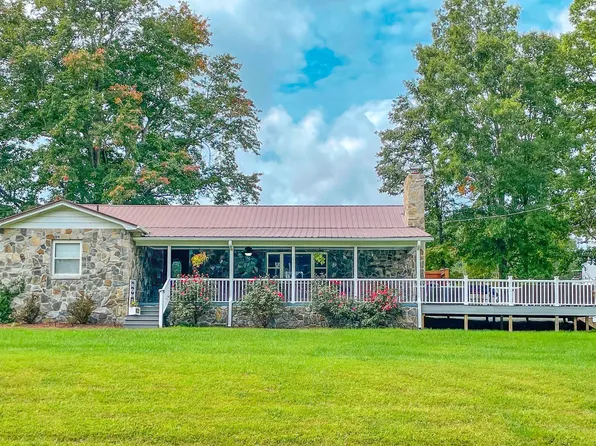 566 Dancy Day Rd, Roxboro, NC 27574