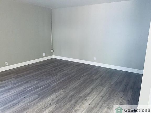 3rd image of 7911 Bancroft Ave APT 107