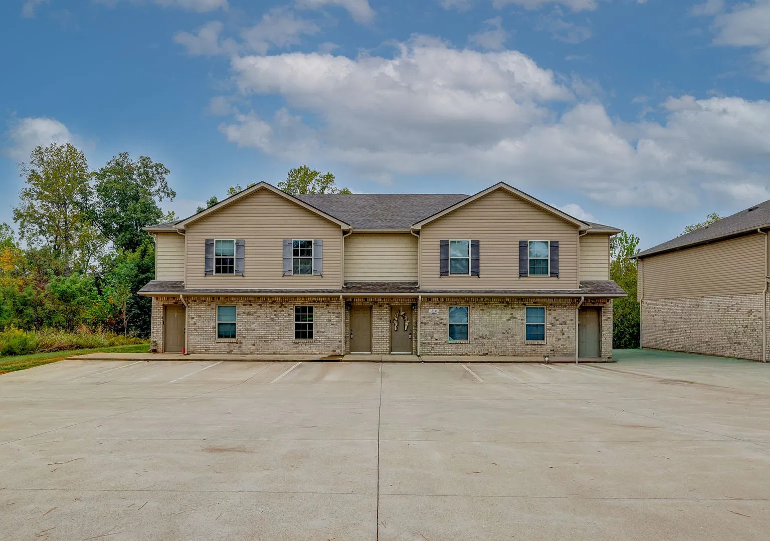 250 Fairview Lane — Photo 1