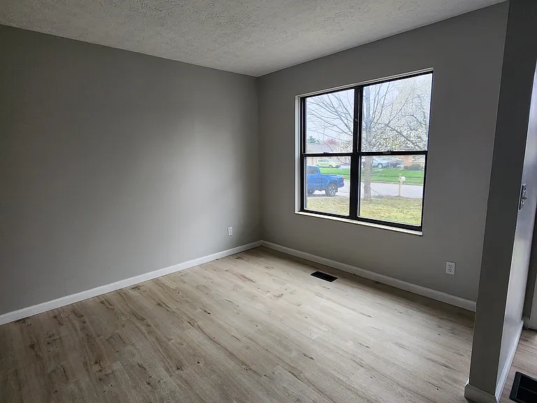 2283 Ayers Dr — Photo 3