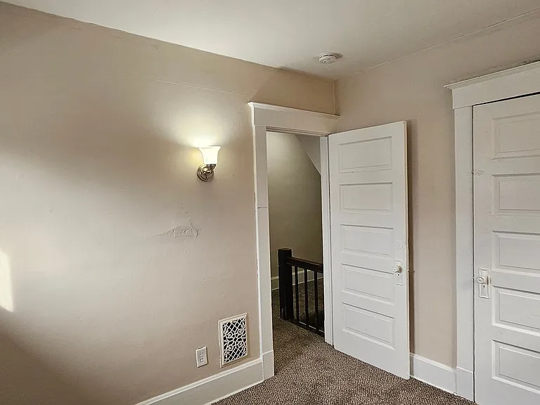 1520-1522 Alameda Ave — Photo 23