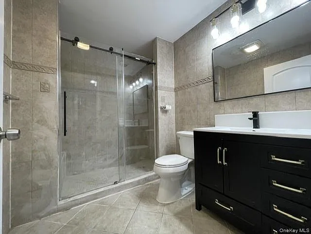 549 Wolf Hill Rd — Photo 2