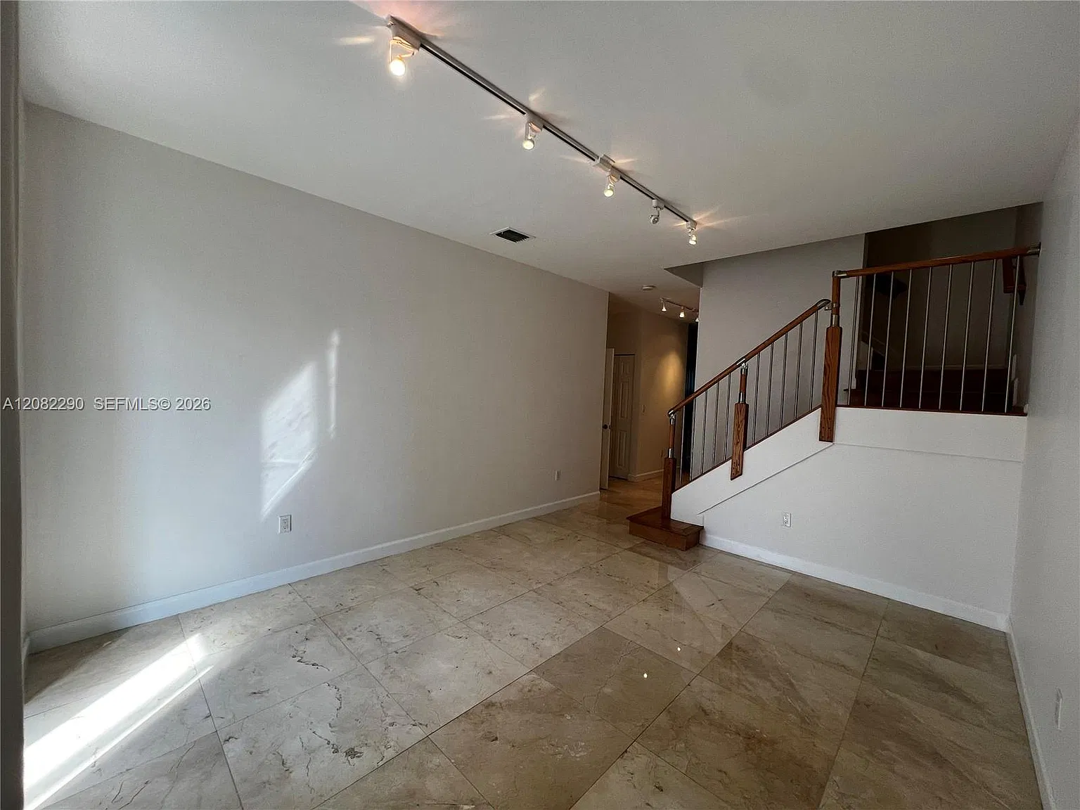 Doral Cay — Photo 3
