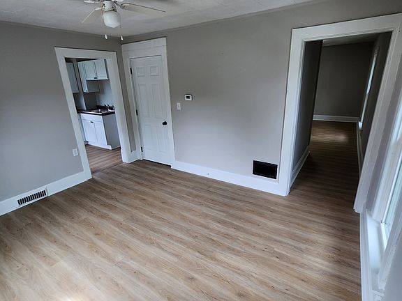3rd image of 147 Wallace St