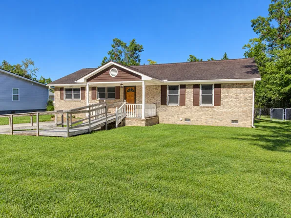 5920 Maple St, Hanahan, SC 29410