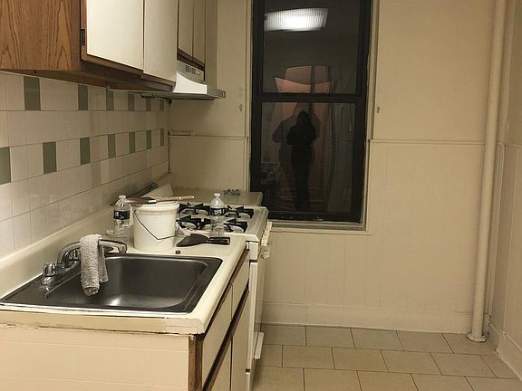 5th image of 12008 97th Ave Unit 2